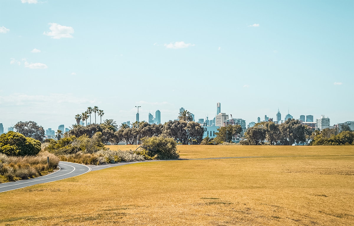 A Weekend Exploring St Kilda in Melbourne, Australia | What to do in St Kilda | Where to eat | Where to stay and sleep | Backpack Melbourne | Travel Australia | Sky dive Australia | Australia beaches | Luna park | Backpackers Wanderlust |