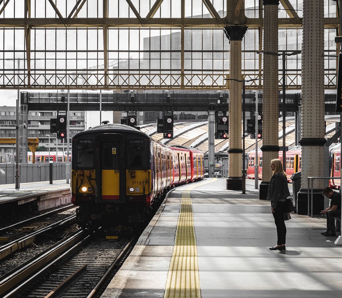 train station backpacking london