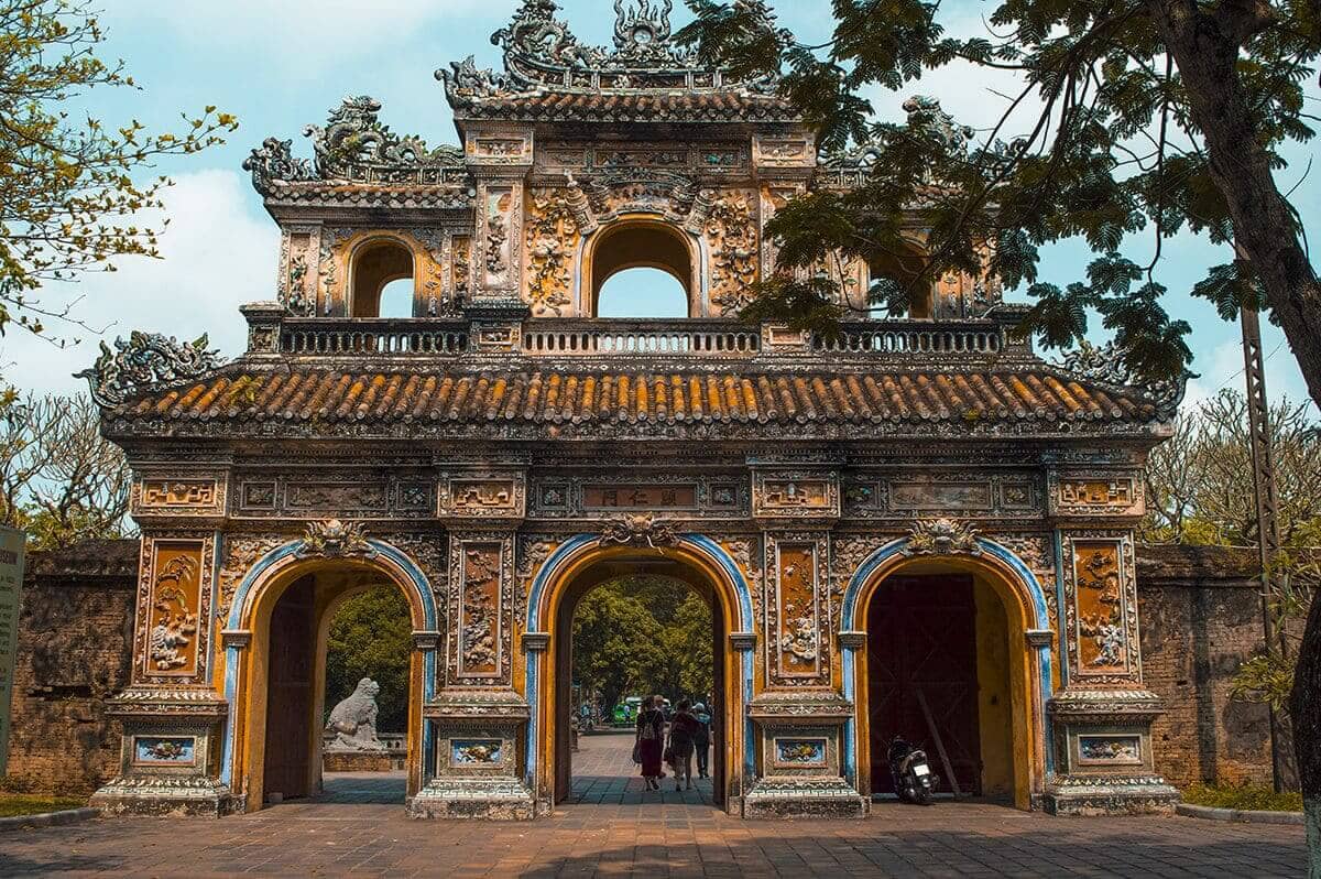 hue imperial city visit