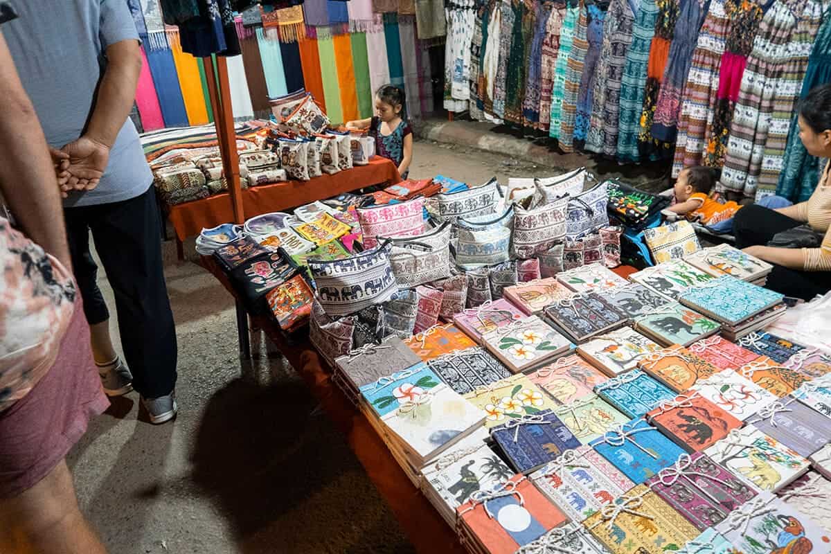 Scams In Laos: READ BEFORE YOU VISIT 6 shopping at the vang vieng night market
