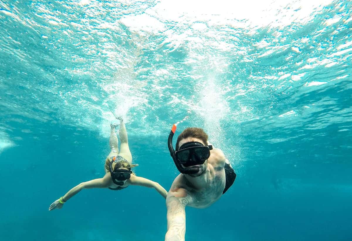 swimming on the koh tao snorkeling tour