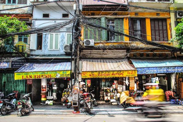 the bustling streets while spending 3 days in hanoi itinerary