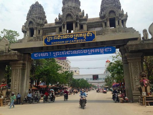 crossing the border from cambodia to thailand on our journey from siem reap to bangkok