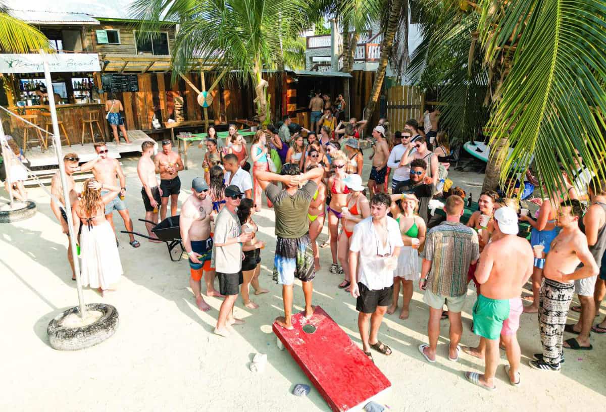 hanging out at one of the best hostels in caye caulker