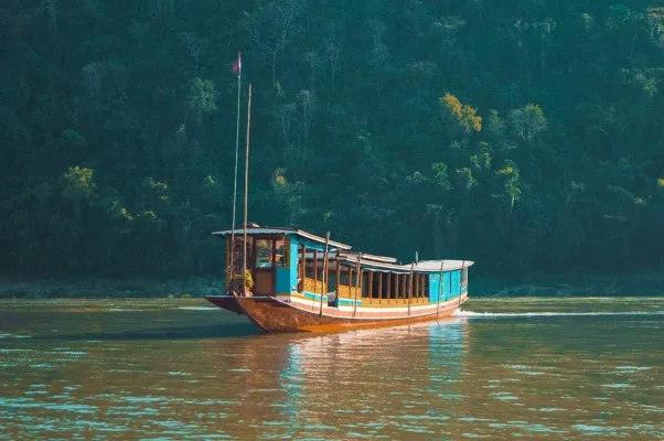 slow boat on mekong river from chiang mai to luang prabang