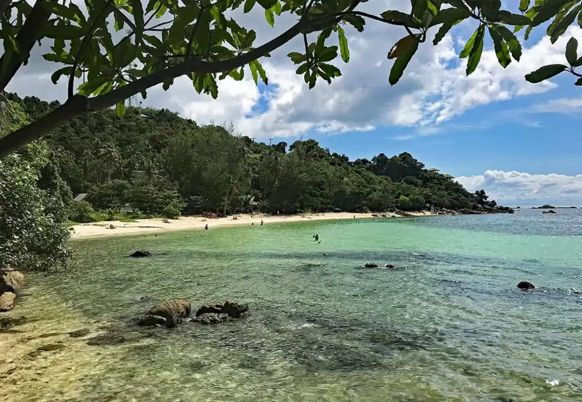 Best Beaches In Koh Phangan: 12 Must-Visit Beaches 53 a sandy beach between the reef at haad son beach in koh phangan