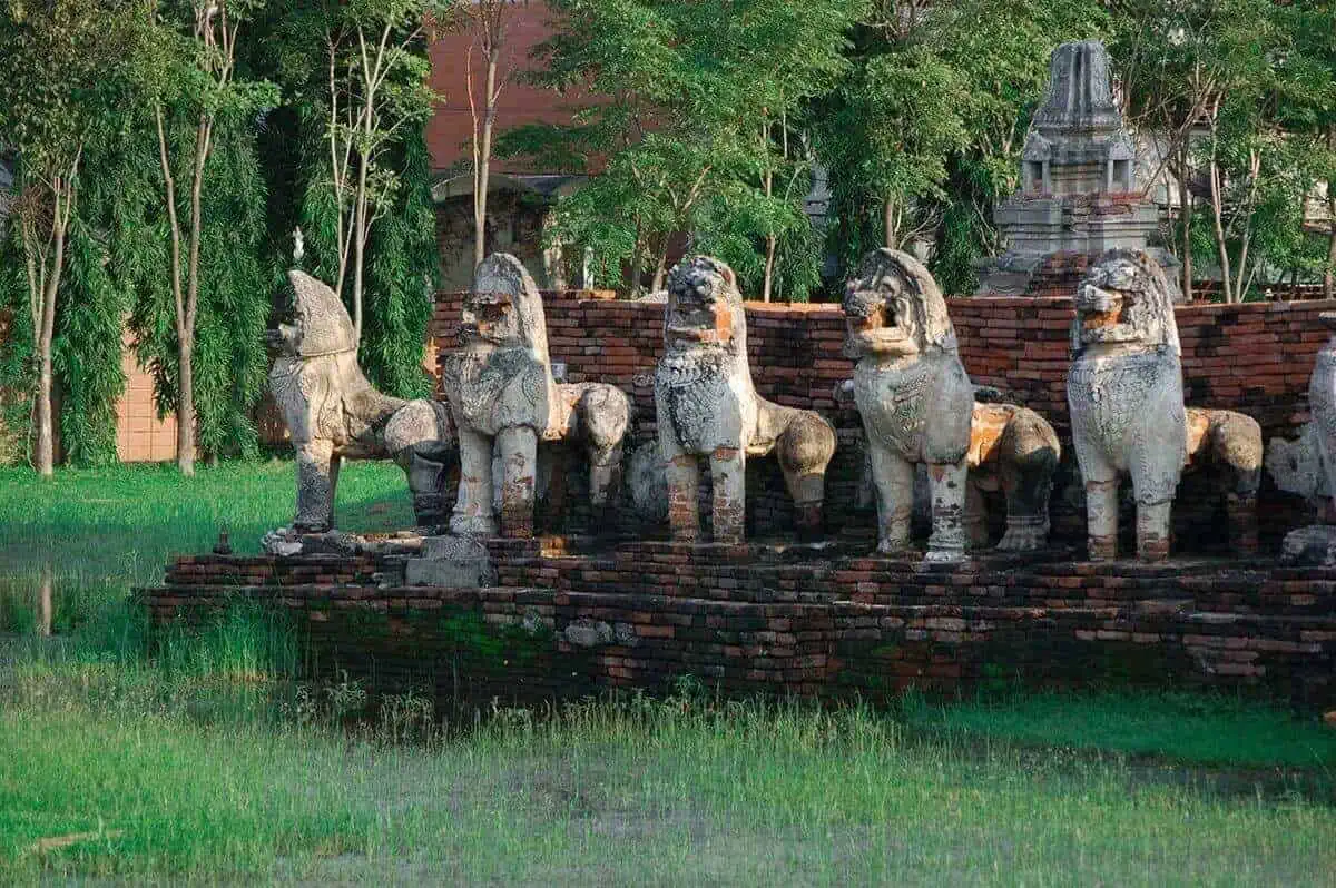 Ayutthaya Day Trip From Bangkok: BEST Guide (2026) 57 Wat Thammikarat lion statues falling apart