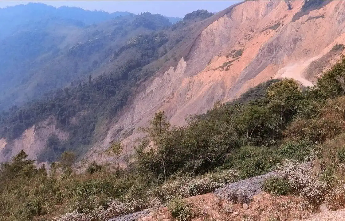 Luang Prabang To Vang Vieng: Train, Bus Or Shuttle? 32 viewpoint driving from luang prabang to vang vieng