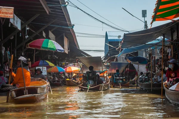 boats of tourists and sellers at the Floating Market while on my 2 days in Bangkok itinerary
