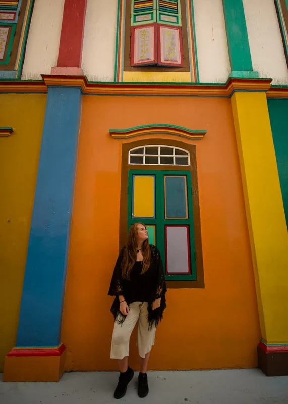 The Perfect 3 Days In Singapore Itinerary For First-Time Visitors 35 Tasha Amy standing in front of the House of Tan Teng Niah in Little India Singapore