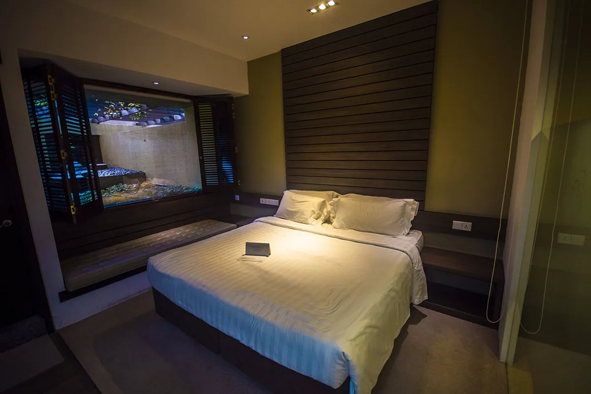 Where To Stay In Singapore: The 6 Best Areas & Hotels 45 Good sized bedroom at Furama Riverfront in Singapore